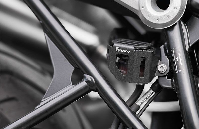 后刹车油杯保护