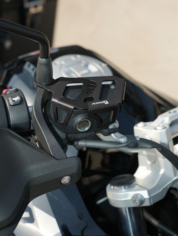 前刹车油杯保护