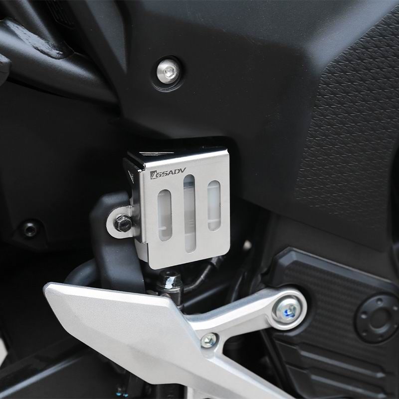 后刹车油杯保护